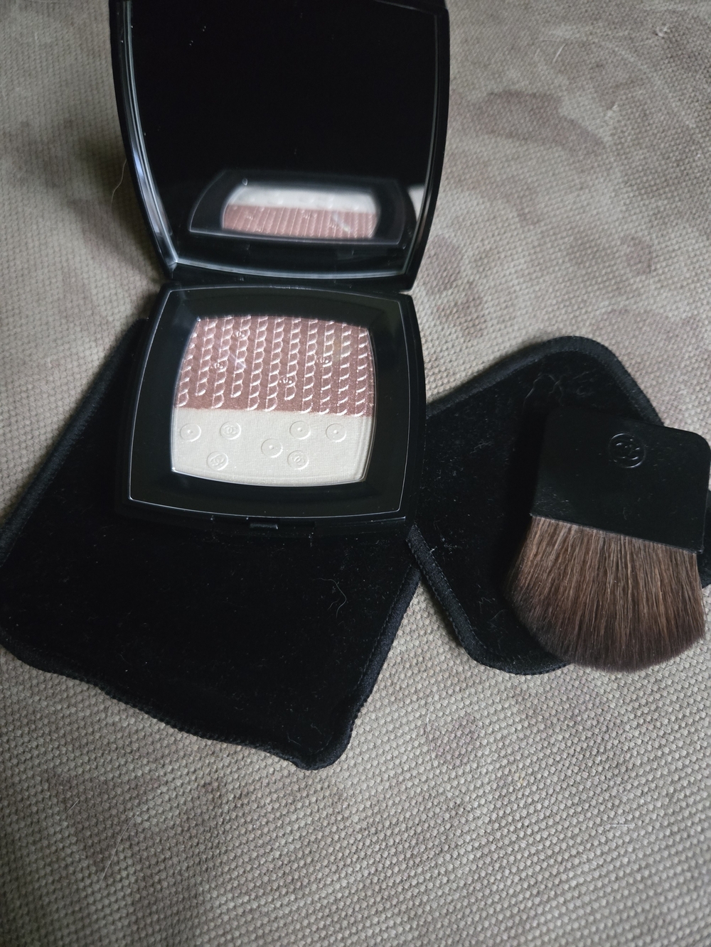 CHANEL Dual-Texture Blush Compact in Rose Gold & Pearl